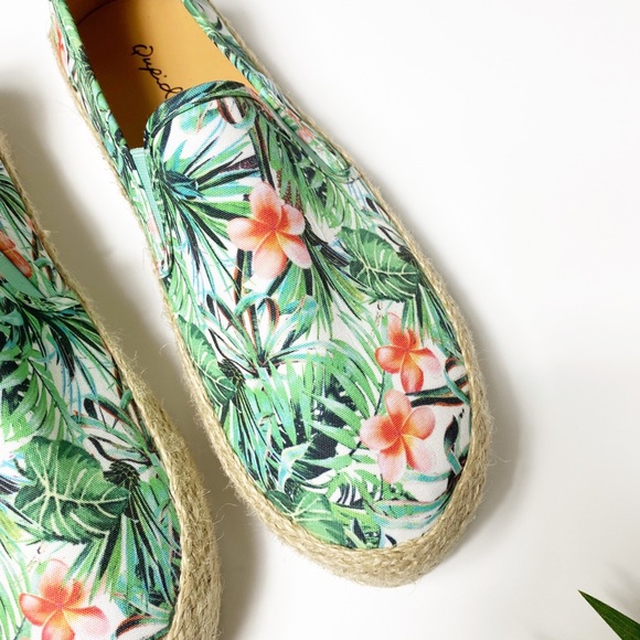 Qupid Tropical Print Women Espadrilles - Picture 4 of 5